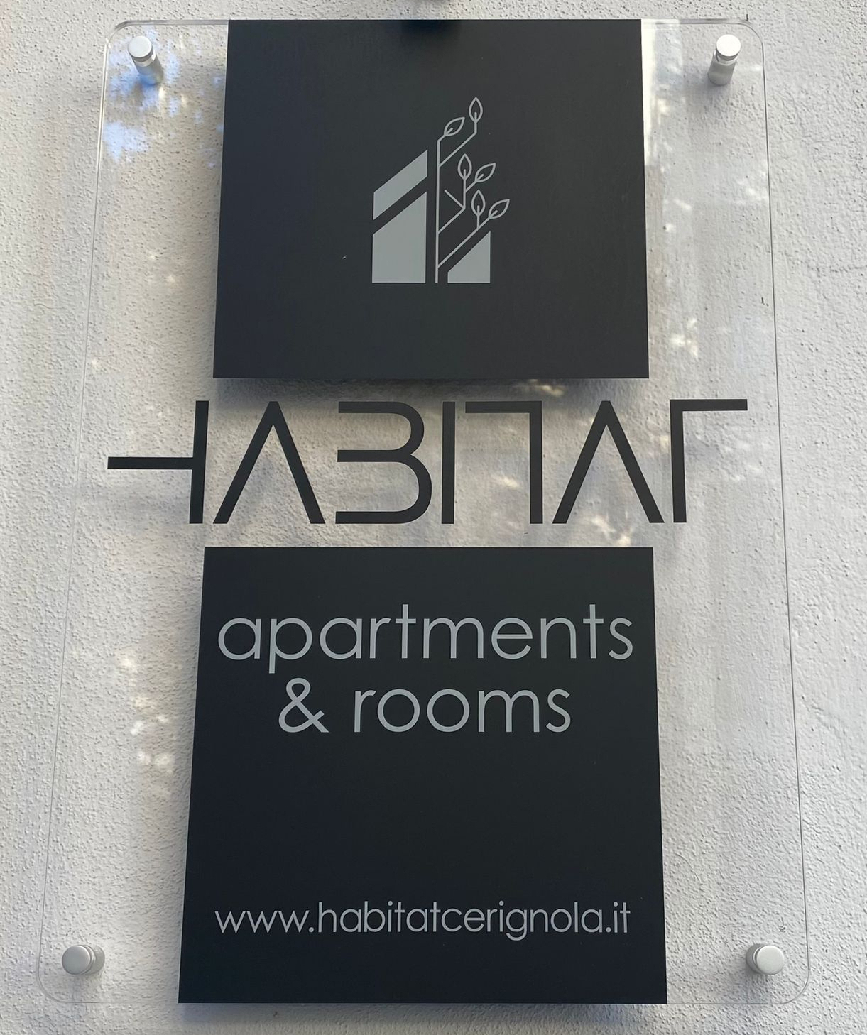 HABITAT-Apartments&Rooms